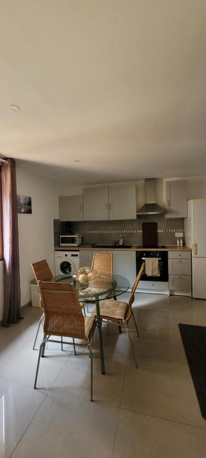 Charmant Duplex Au Coeur Du Village Cotignac Esterno foto